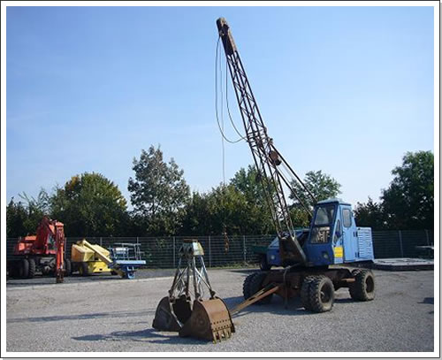 Sennebogen S 833  Bagger