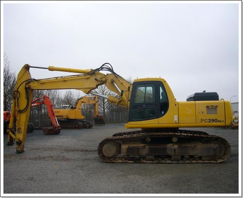 Bagger Komatsu  PW 130 ES 