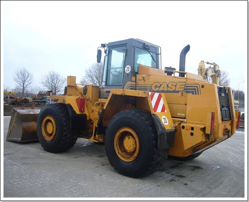 Case 821B Radlader